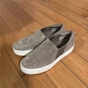 Vince sz9 suede Warren  Platform slip on Sneakers taupe